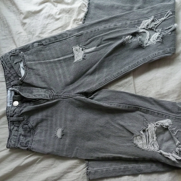 Jeans - Picture 1 of 3